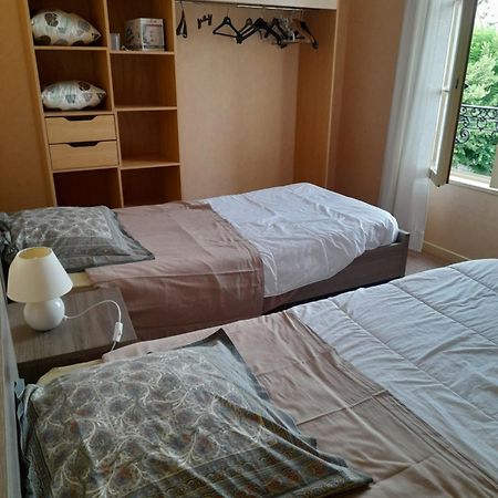 Appartement Du Pont De La Seine Troyes Exterior foto