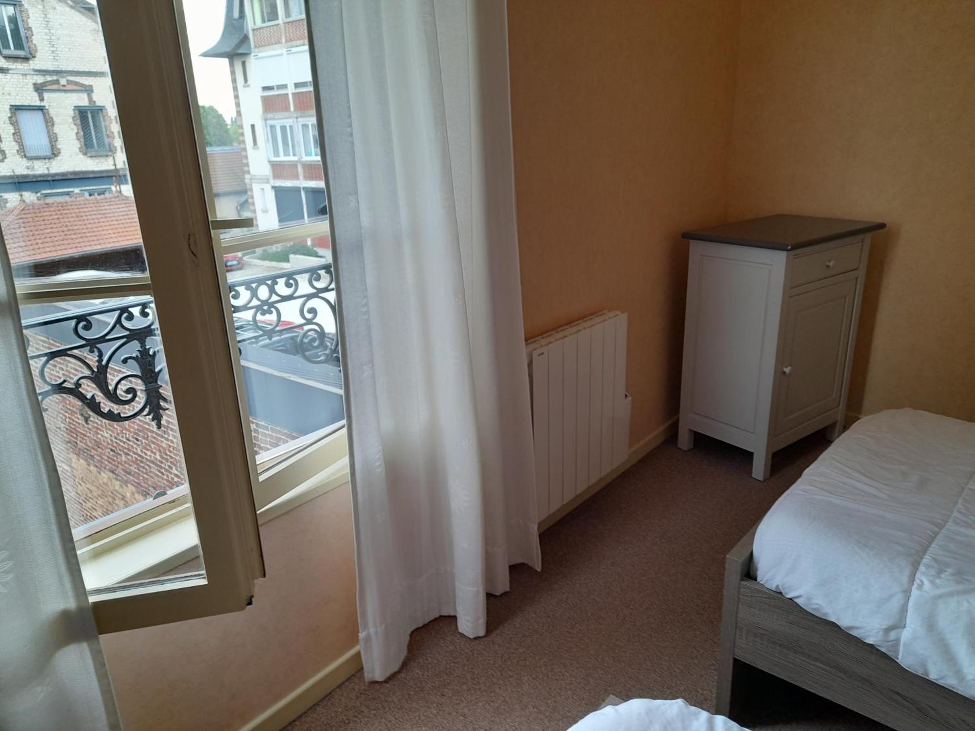 Appartement Du Pont De La Seine Troyes Exterior foto